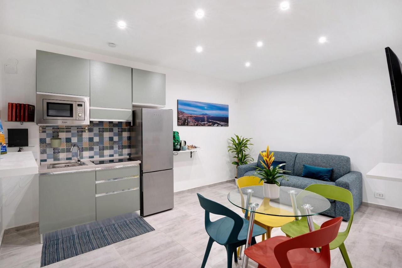 Ampolla House Apartment เนเปิลส์ ภายนอก รูปภาพ