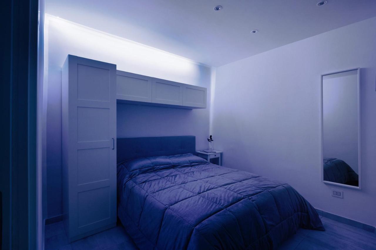 Ampolla House Apartment เนเปิลส์ ภายนอก รูปภาพ
