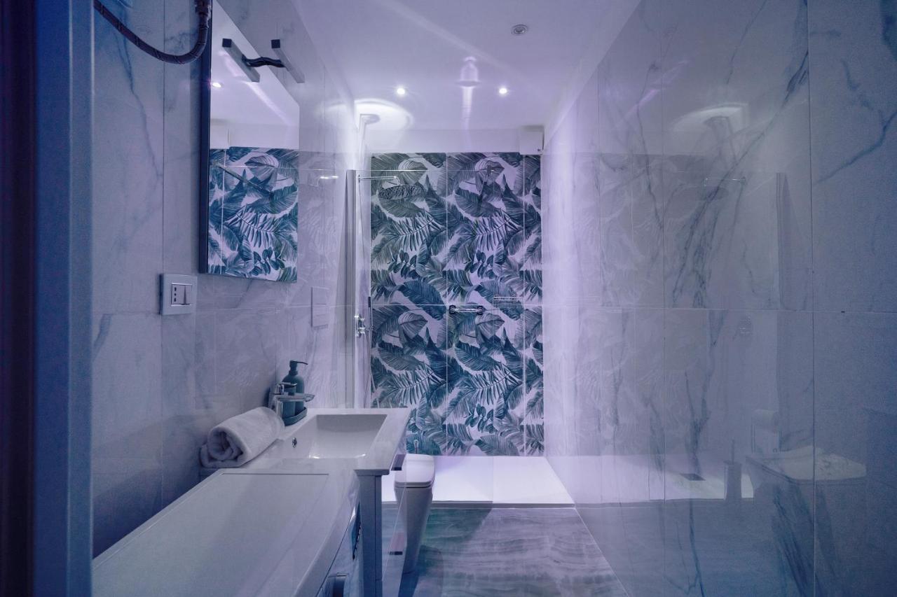 Ampolla House Apartment เนเปิลส์ ภายนอก รูปภาพ