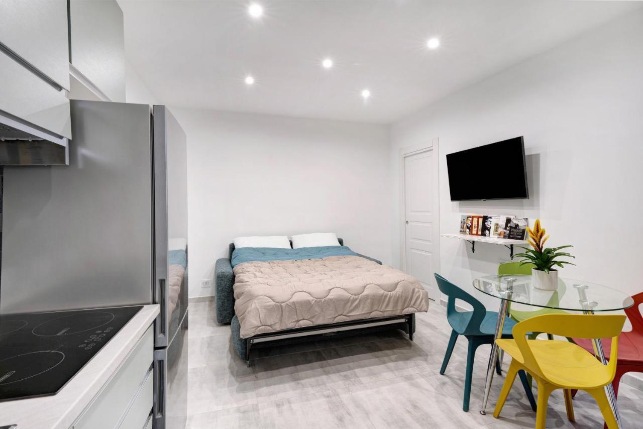 Ampolla House Apartment เนเปิลส์ ภายนอก รูปภาพ