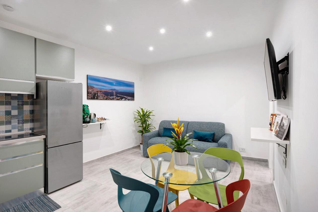 Ampolla House Apartment เนเปิลส์ ภายนอก รูปภาพ